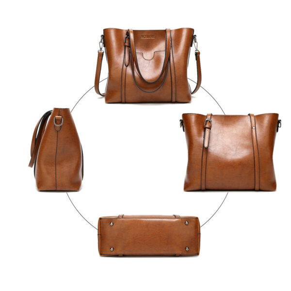 Women's Leather Luxury Shoulder Bag - Image 4